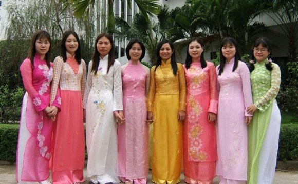 Girls wearing Ao dai