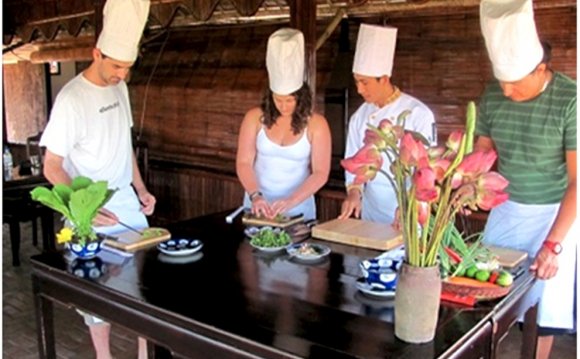 Vietnamese cooking school