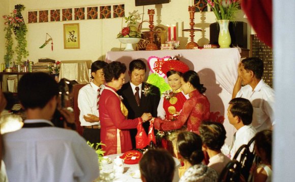 Vietnamese Groom Dress Re