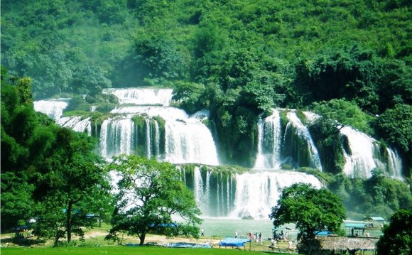 Ban Gioc Waterfall in Cao Bang