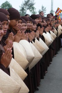 Bat Nha nuns greet Thich Nhat Hanh in 2007