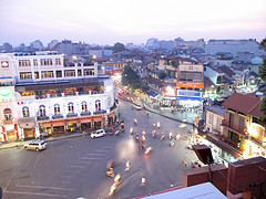Expats going to Vietnam will discover a sturdy economy with an abundance of possibilities