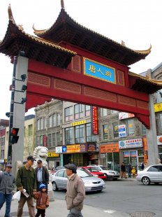 Chinatown Gate in the intersection of Boulevard Saint-Laurent and Boulevard René-Lévesque in Montreal.